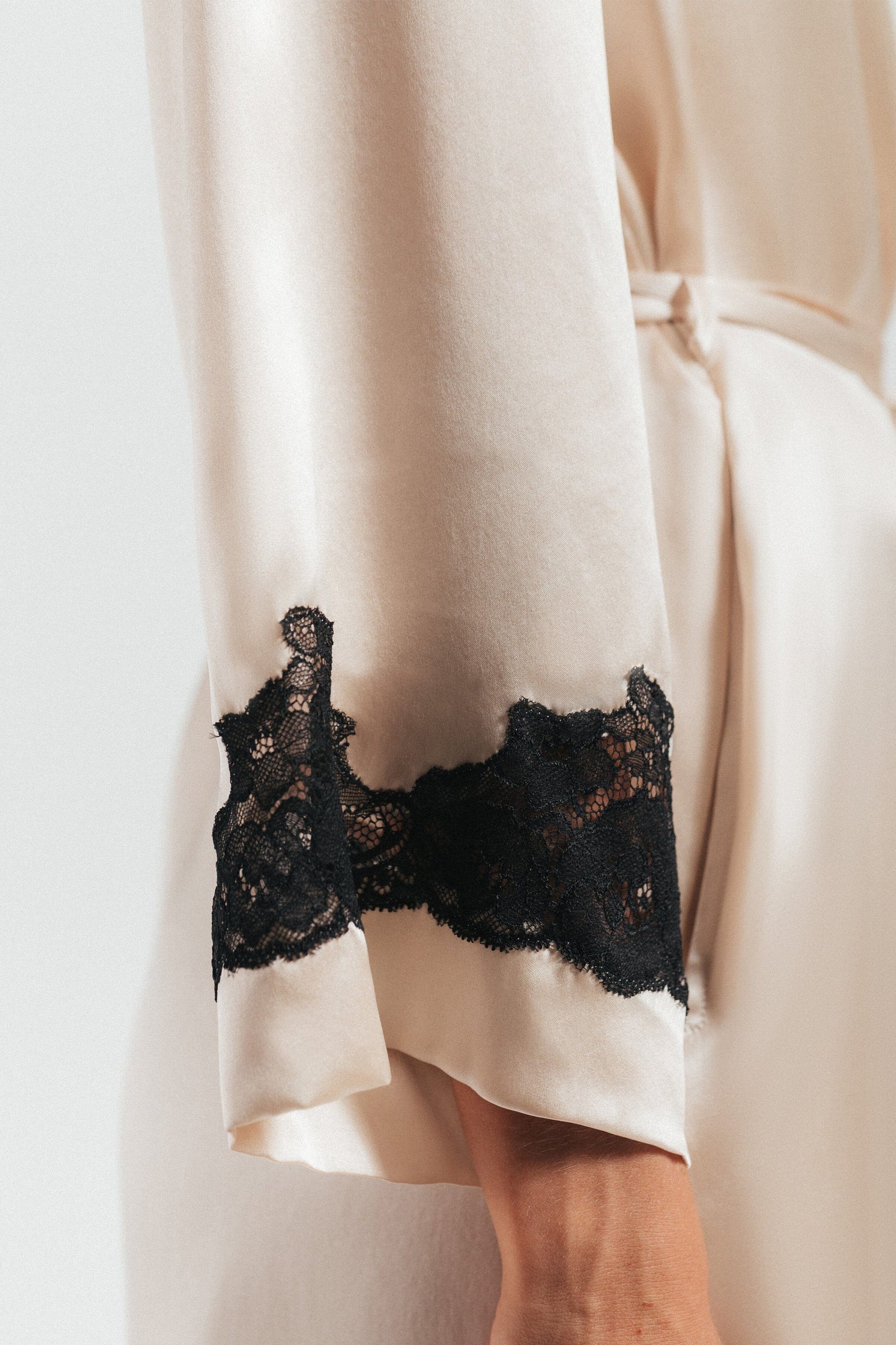 Morgan Iconic Short Silk Robe Short Robe NK iMODE 